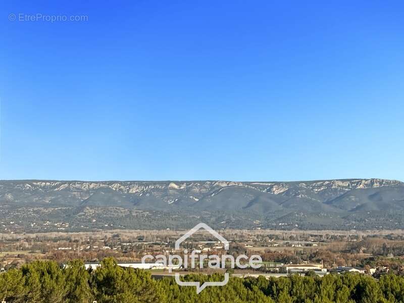 Appartement à MALLEMORT