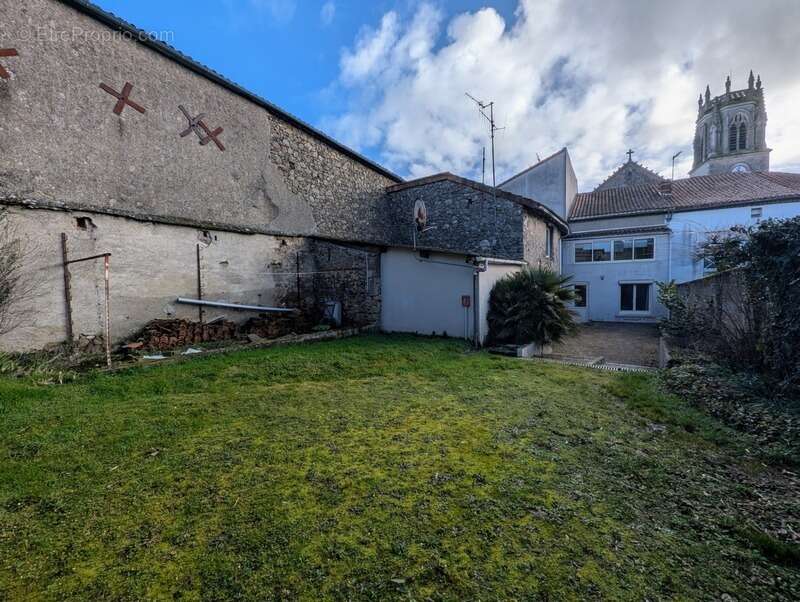 Maison à MAULEVRIER