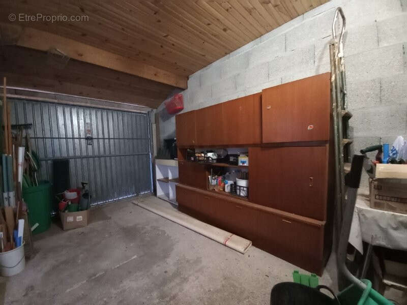 Maison de plain-pied à rafraîchir - Proche centre-ville - photo 11