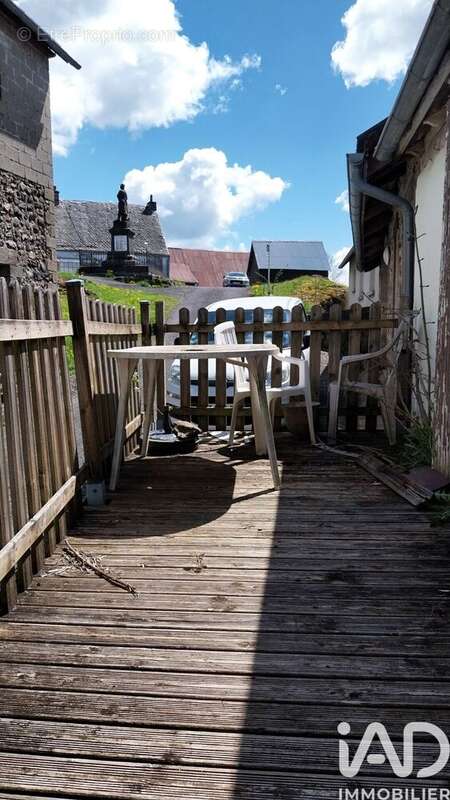 Maison 53 m² à Saint-Genes-Champespe  - photo 7