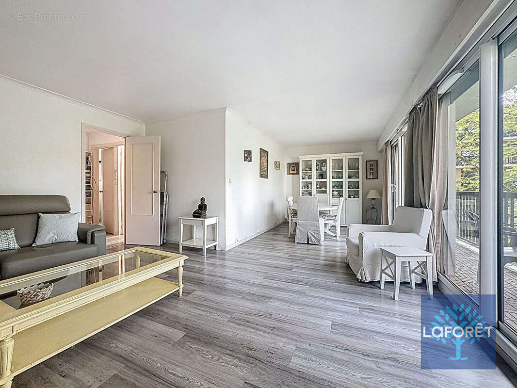 Appartement à CHILLY-MAZARIN