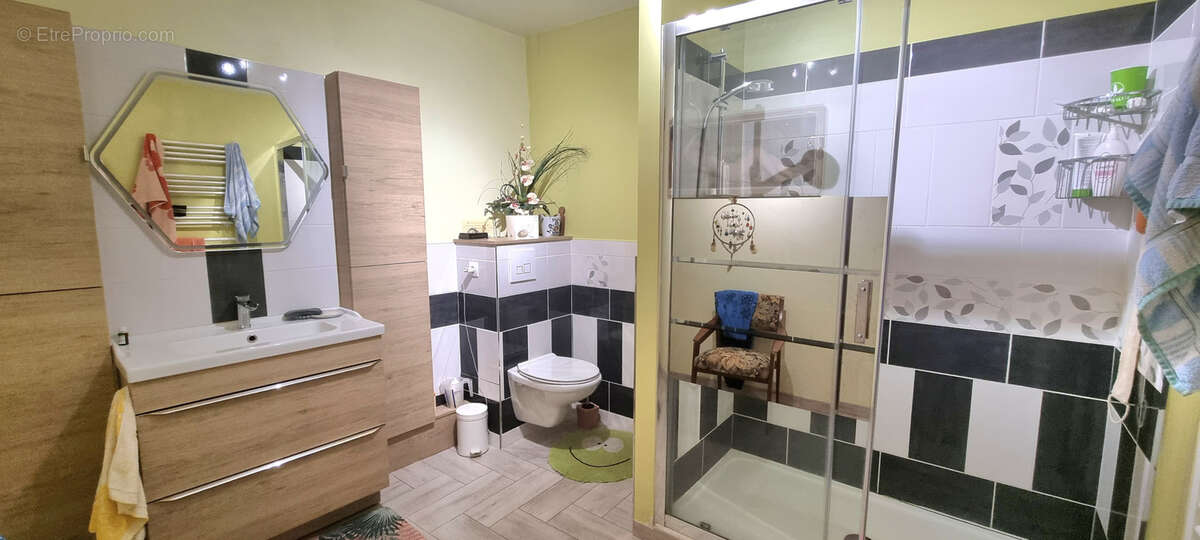 Appartement à BROU