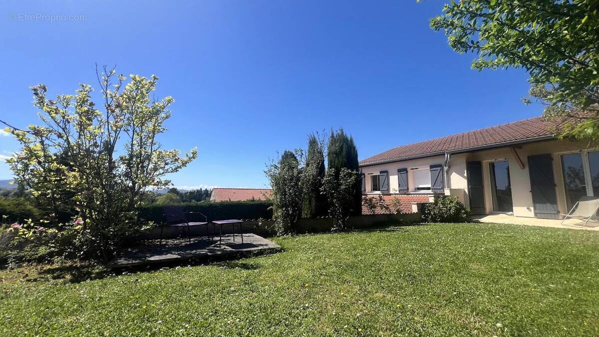 Photo 1 - Maison à LA TOUR-DE-SALVAGNY