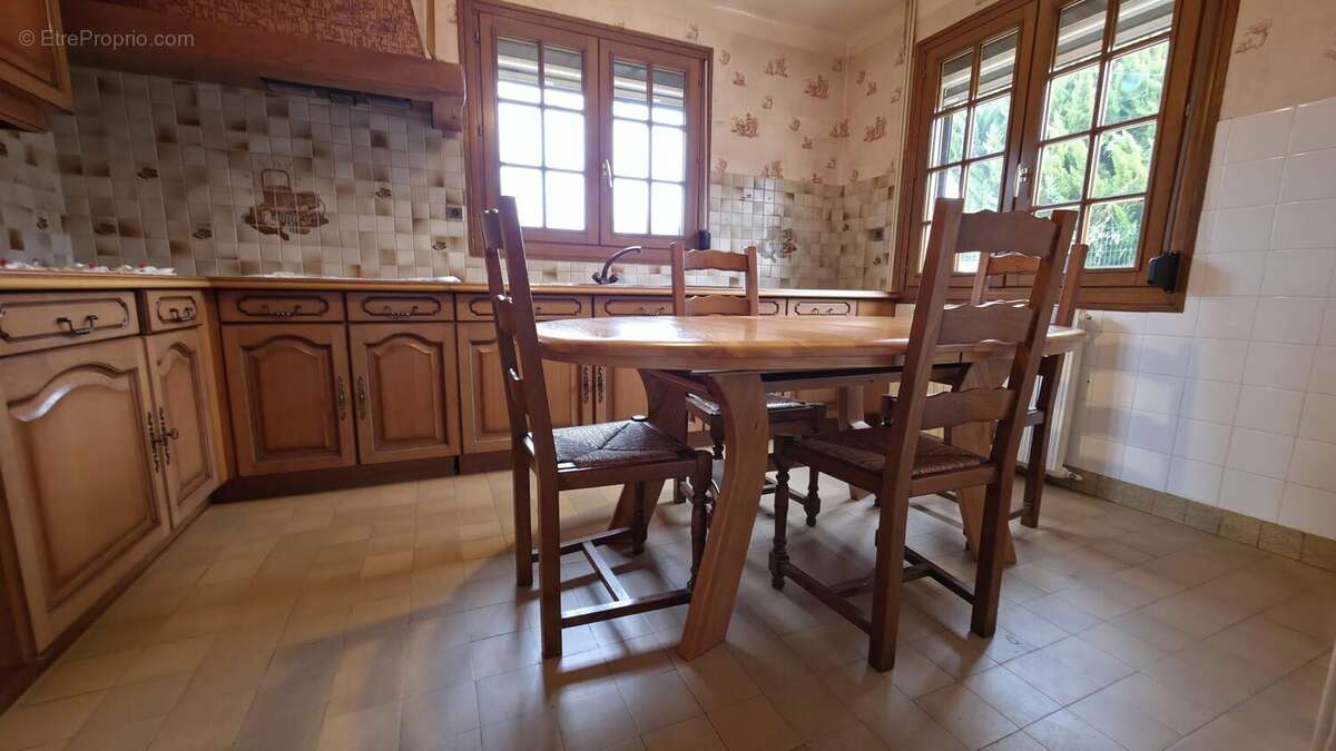 Maison à COUCY-LE-CHATEAU-AUFFRIQUE