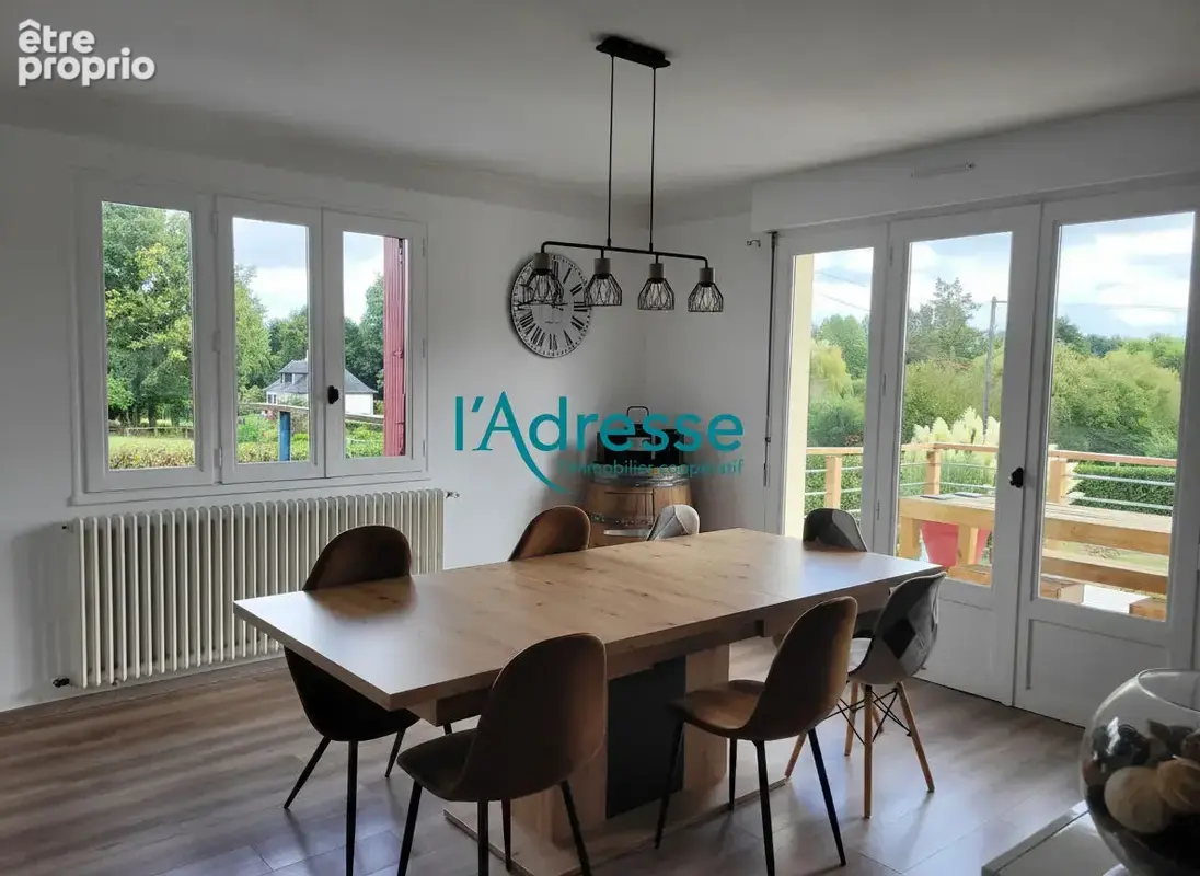 Le Petit-Auverné: Grande maison familiale, terrain constructible et dépendances. - photo 3