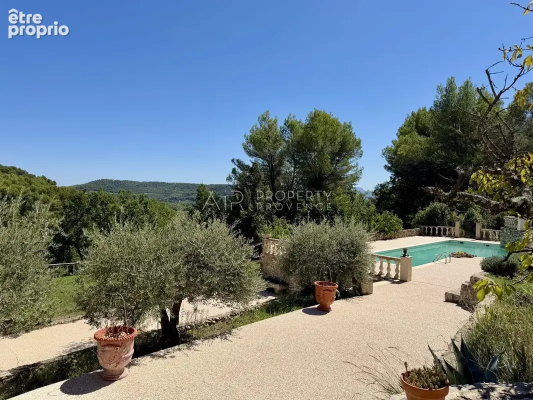 Maison 226 m² à Cadenet  - photo 5