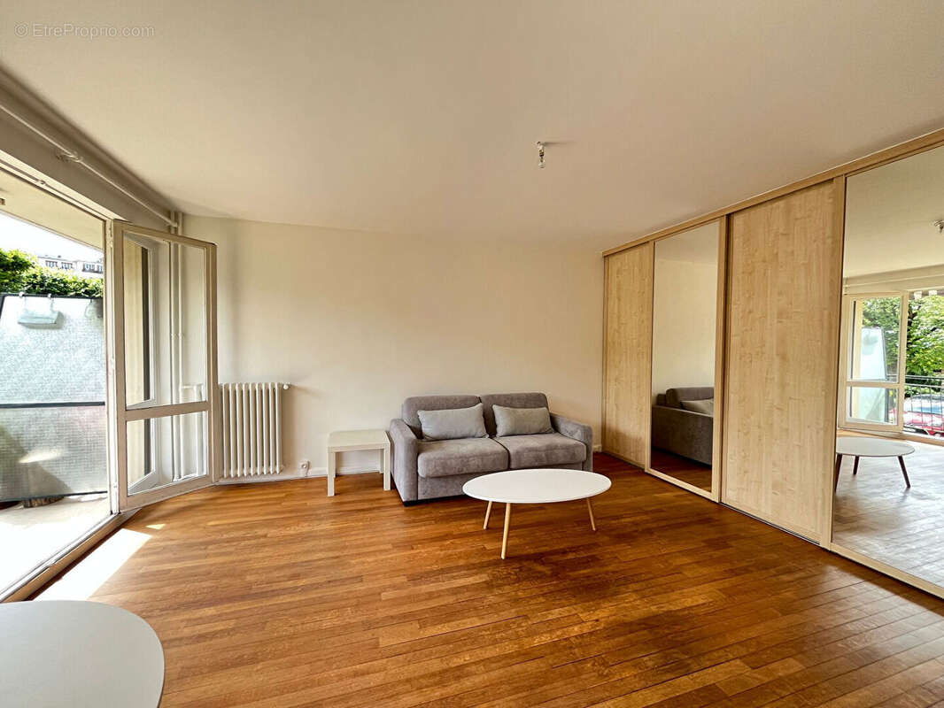 Appartement à SURESNES