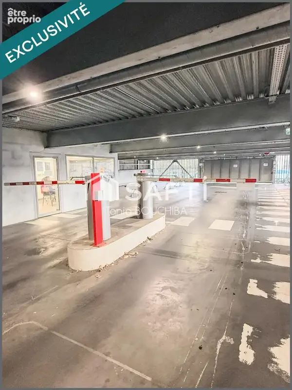 Photo 1 - Parking à BEGLES