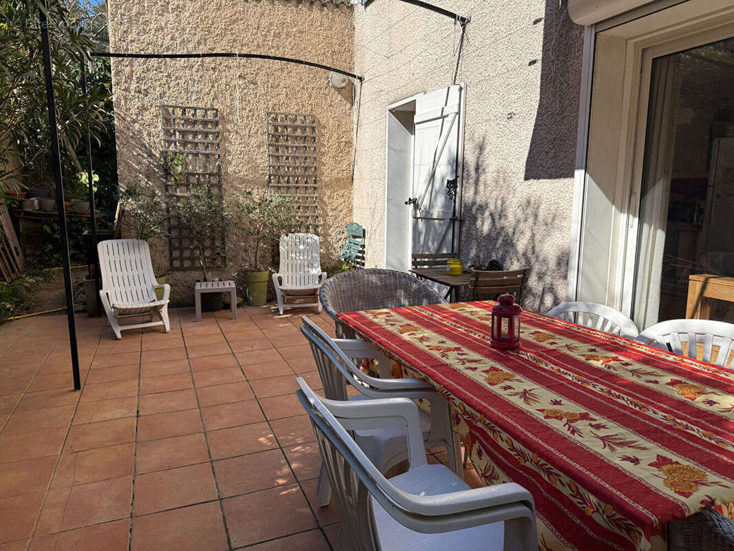 Maison à LA ROQUE-D'ANTHERON