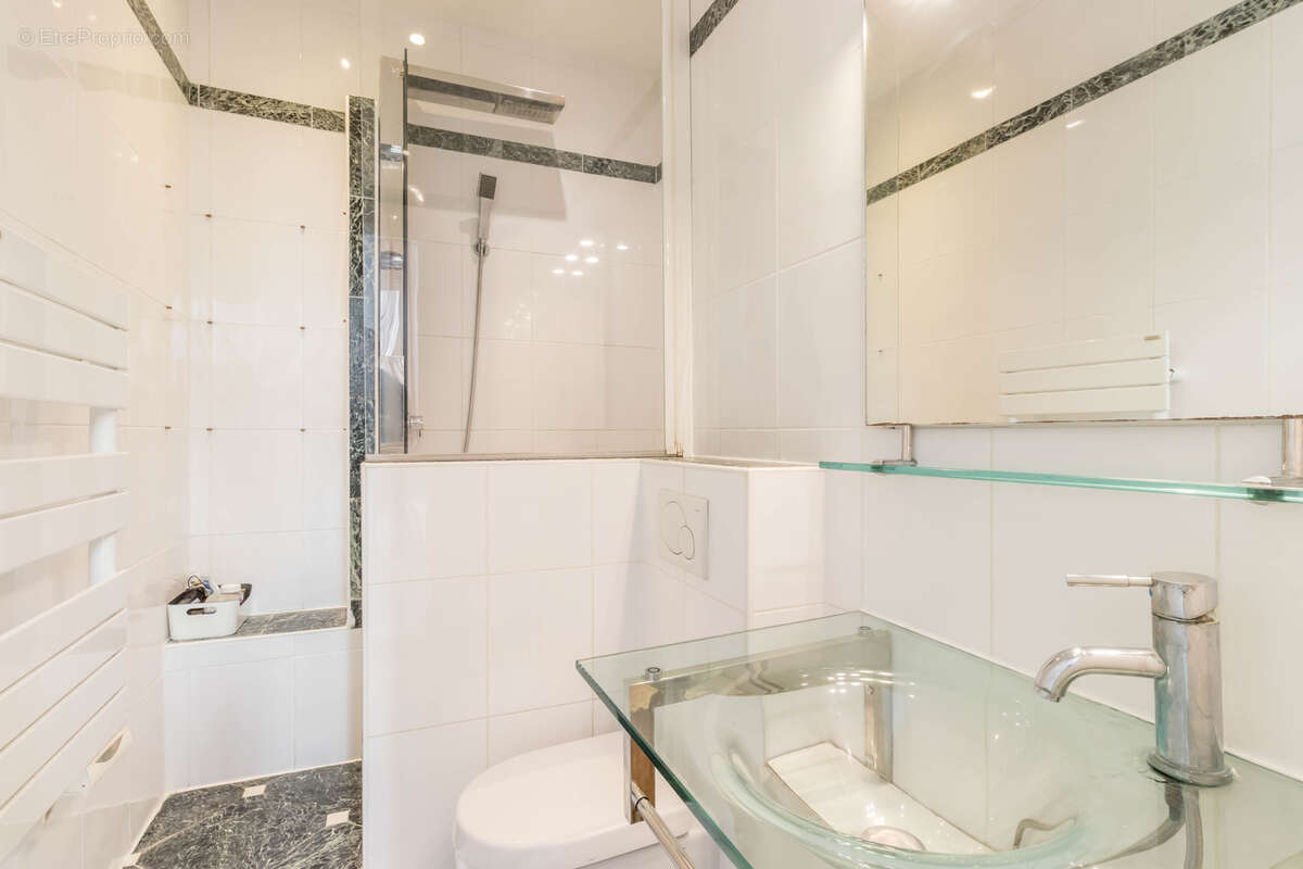 Appartement à PARIS-17E