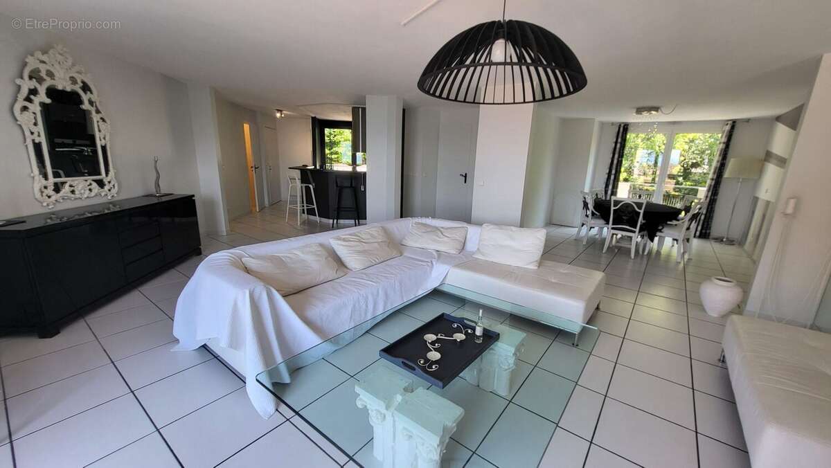 Appartement à VEYRIER-DU-LAC