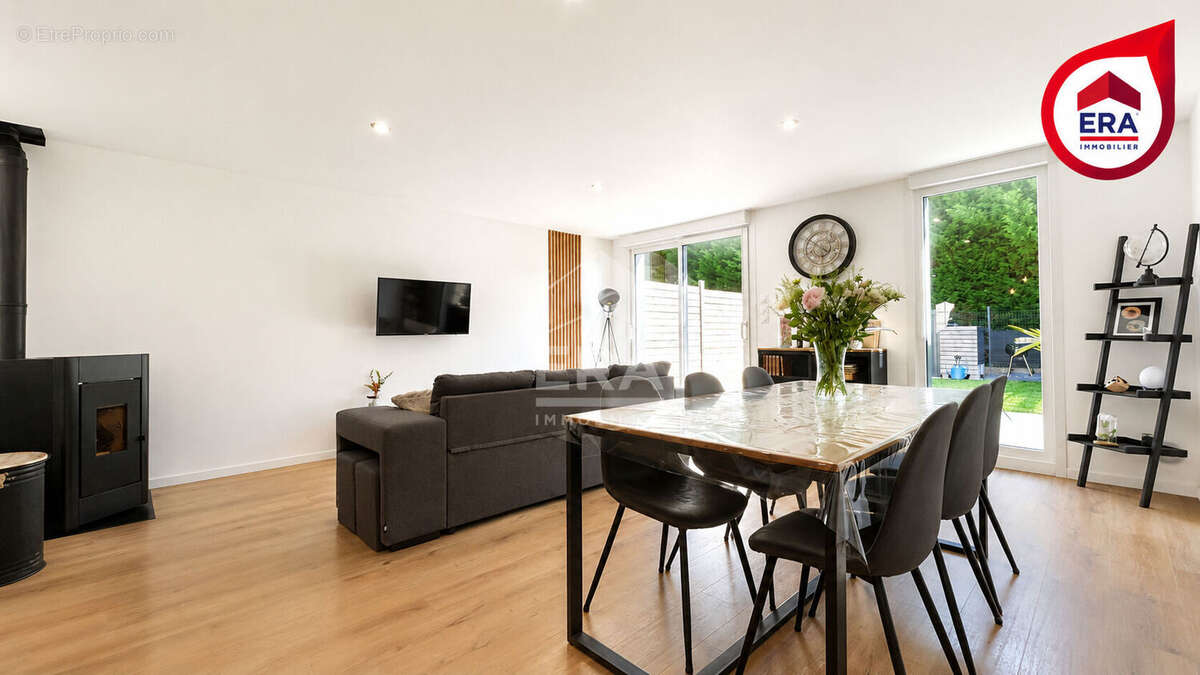 Maison rénovée à vendre à Longuenesse - 3 chambres, jardin et terrasse - photo 3