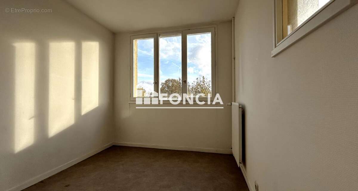 Appartement à CORBEIL-ESSONNES