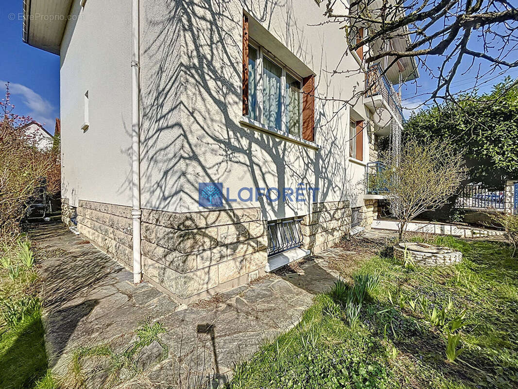 Maison à SAVIGNY-SUR-ORGE