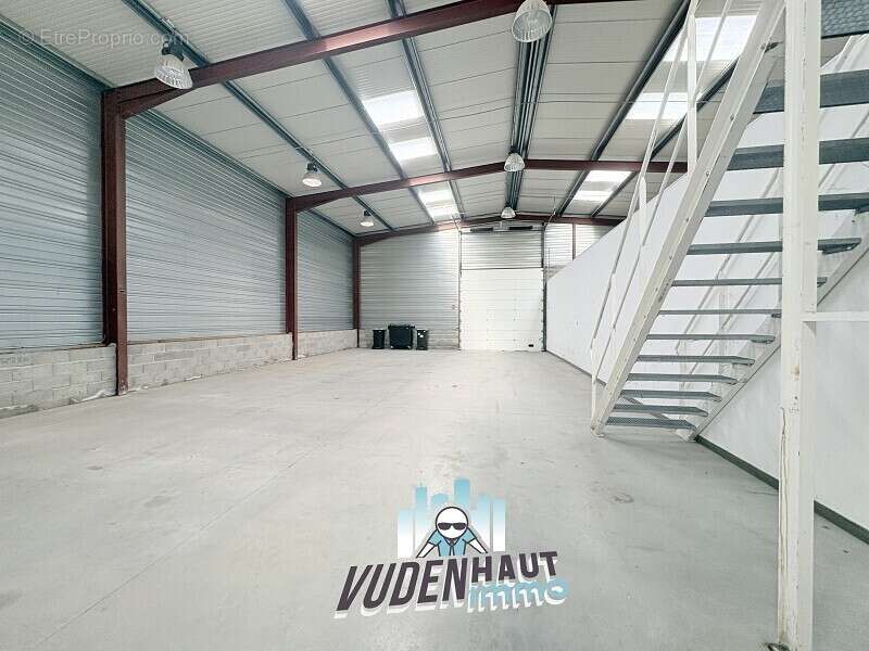 Commerce 940 m² à Plaisance-Du-Touch  - photo 36