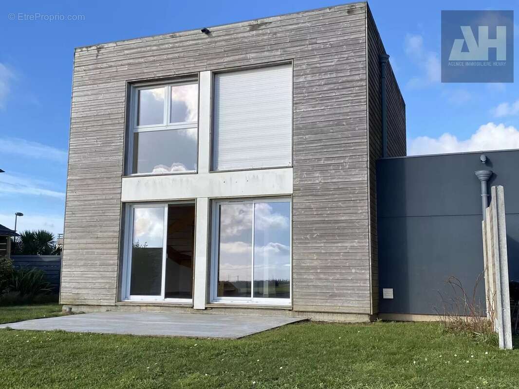 Maison à PLOUGONVELIN