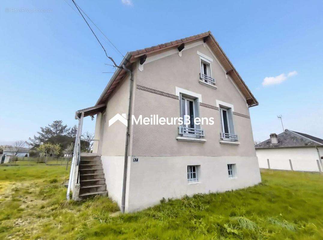Maison à THEILLAY