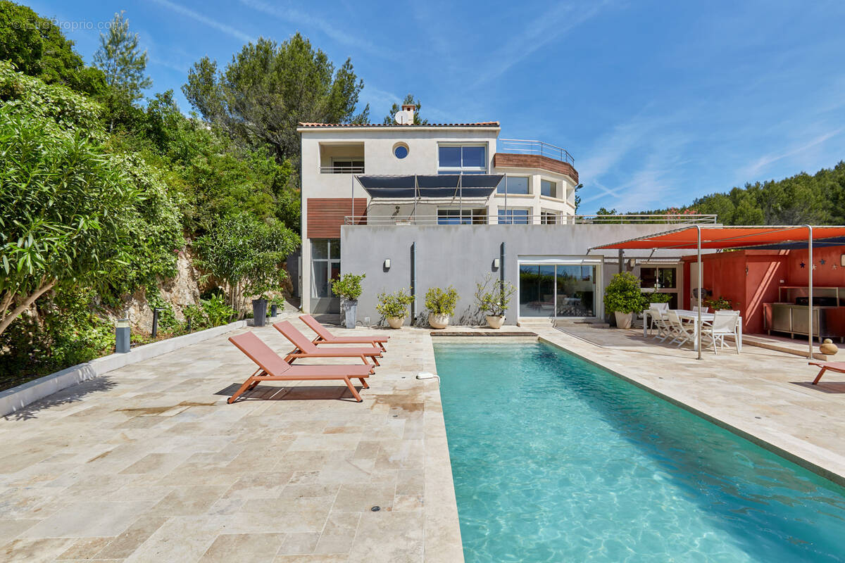 Maison à ROQUEVAIRE