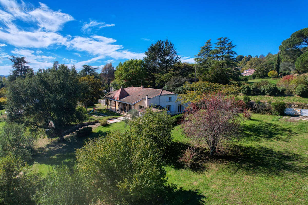 Maison de plain pied en pierre à Villeneuve /Lot - photo 2