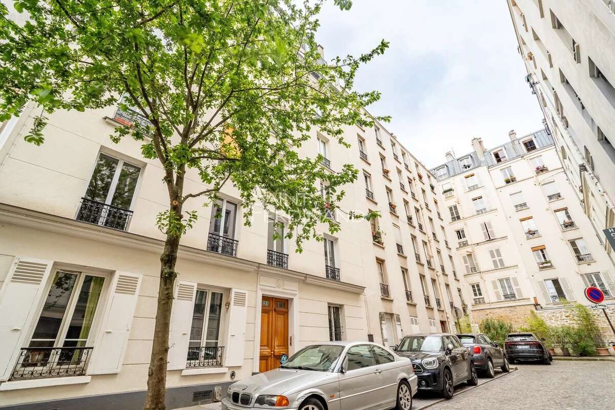 Appartement à PARIS-17E