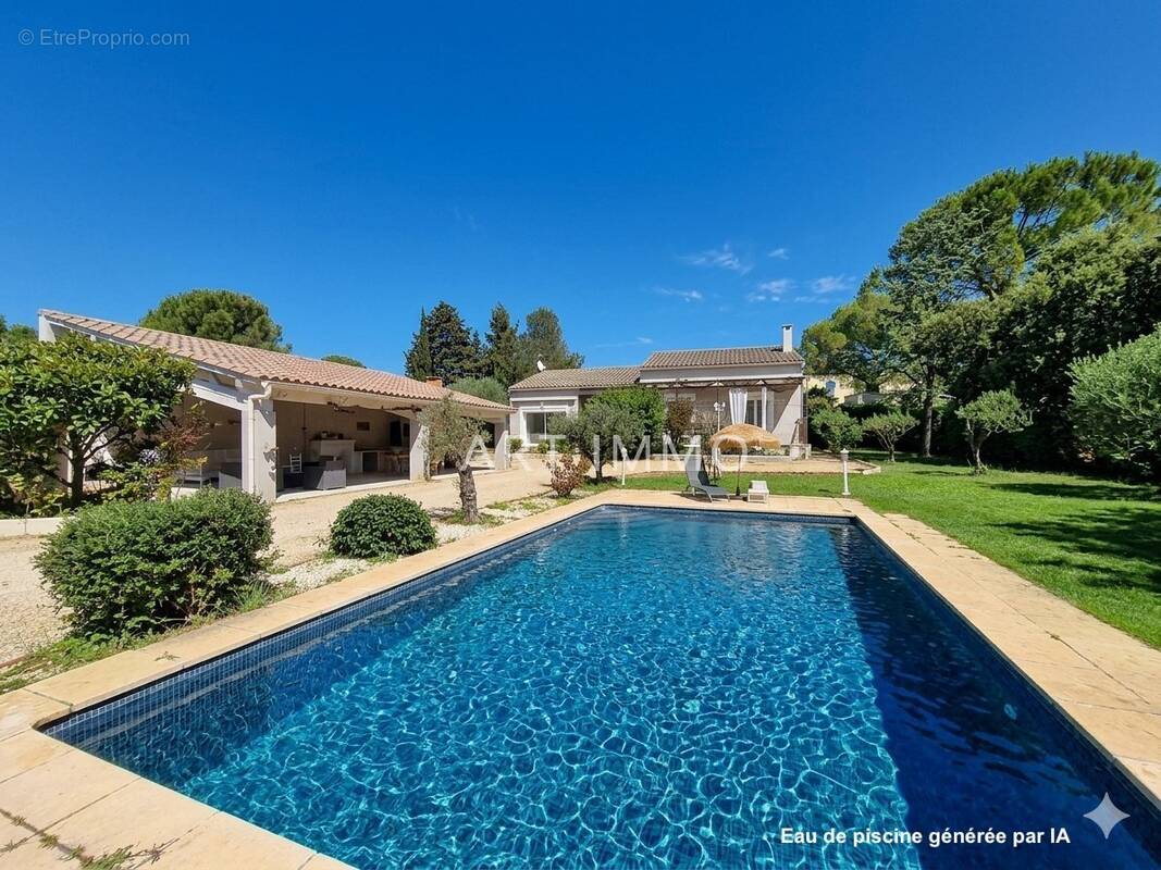 Maison à L'ISLE-SUR-LA-SORGUE