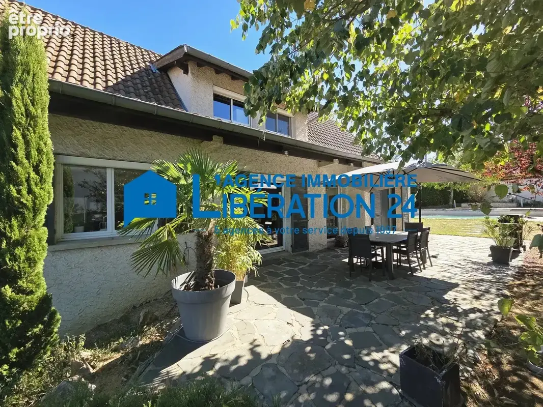 Maison familiale 156 m² avec piscine sur 865m² - photo 2