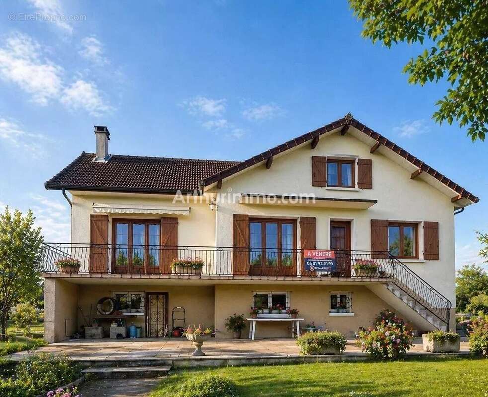 Maison à JOUDES