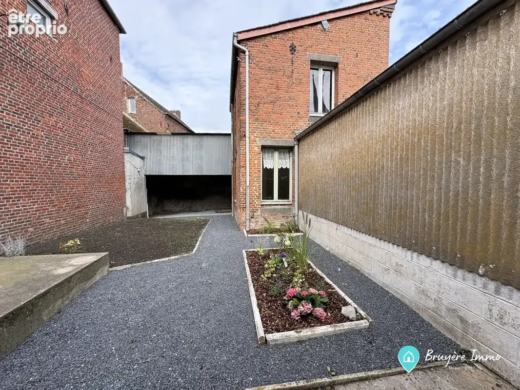 Maison 105 m² à Sars-Poteries  - photo 8