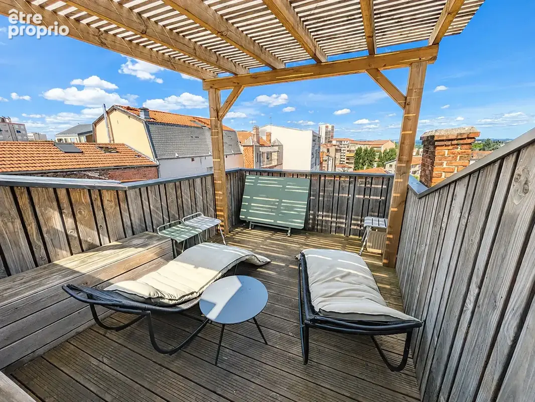 Roanne rue piétonne - T5 de 133.06 m2 avec Terrasse - photo 2