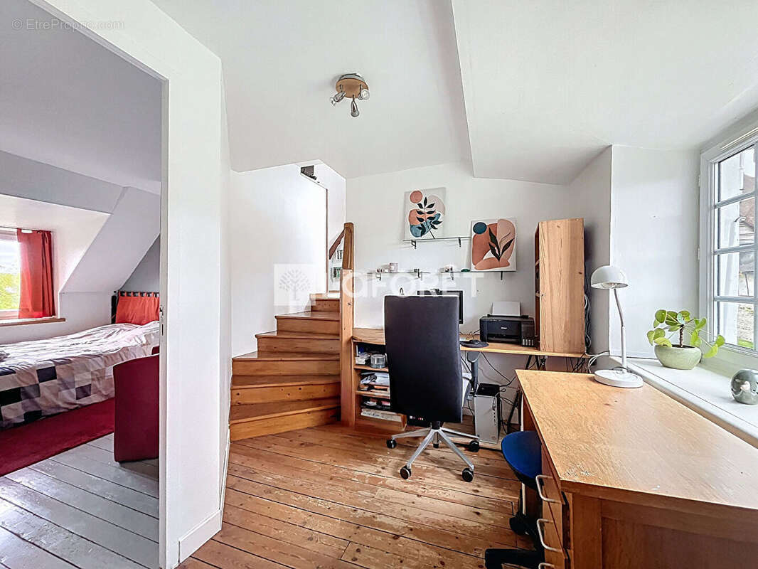 Maison à COURCELLES-SUR-SEINE