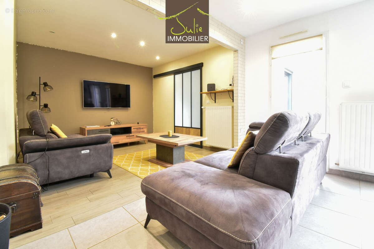 Maison à MONCOUTANT