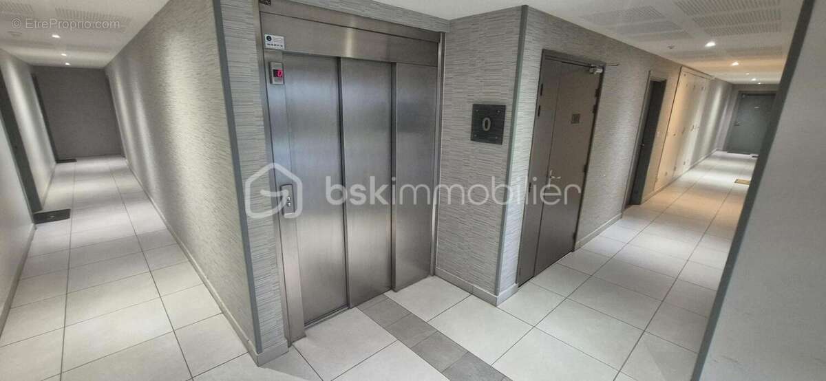 Appartement à MEYZIEU