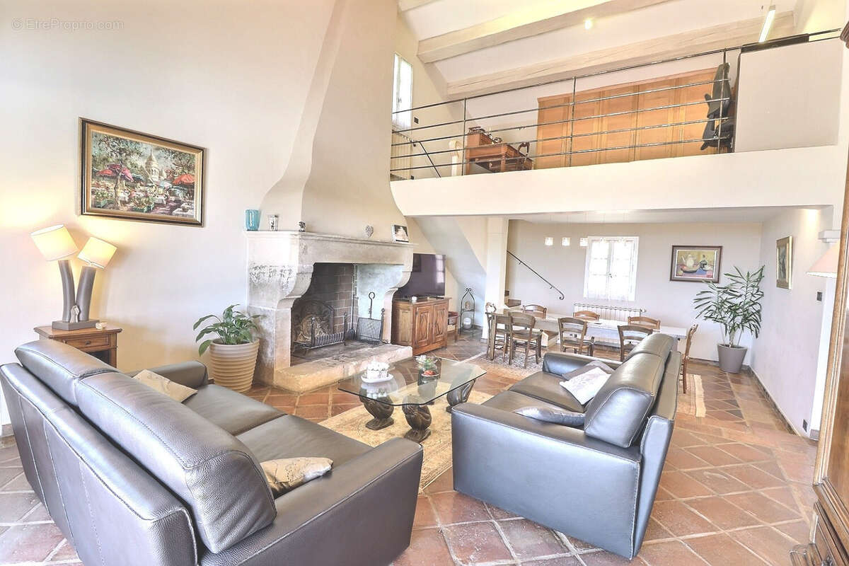 Maison à LA CADIERE-D'AZUR