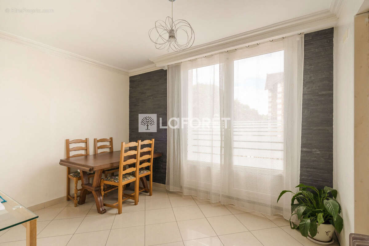 Secteur Eglise. Maison  90 m² . Pas de travaux !!! - photo 6