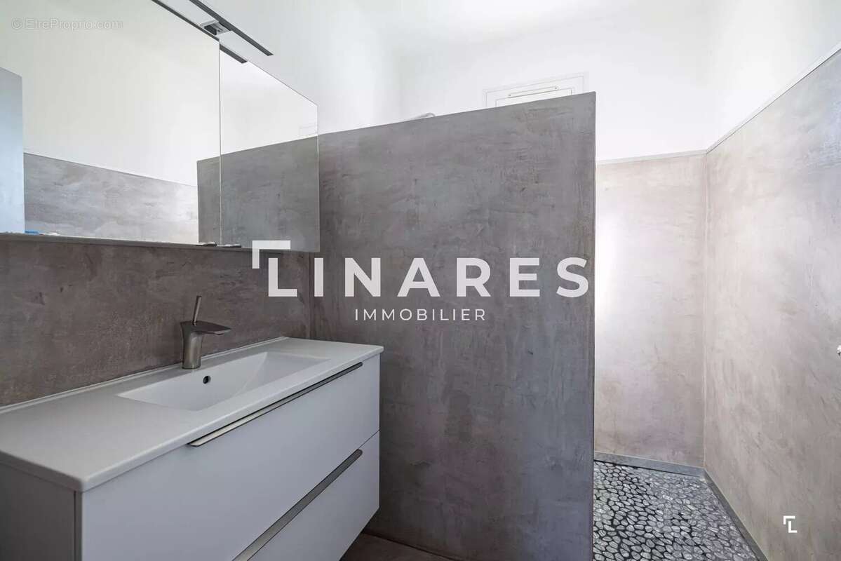 VICTOIRE - Appartement  T5 de 145m² + Balcon + Stationnement - 13013 Saint Mitre - photo 7