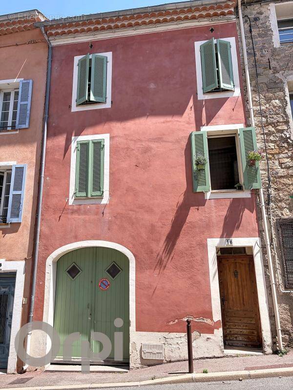 Maison à LE MUY
