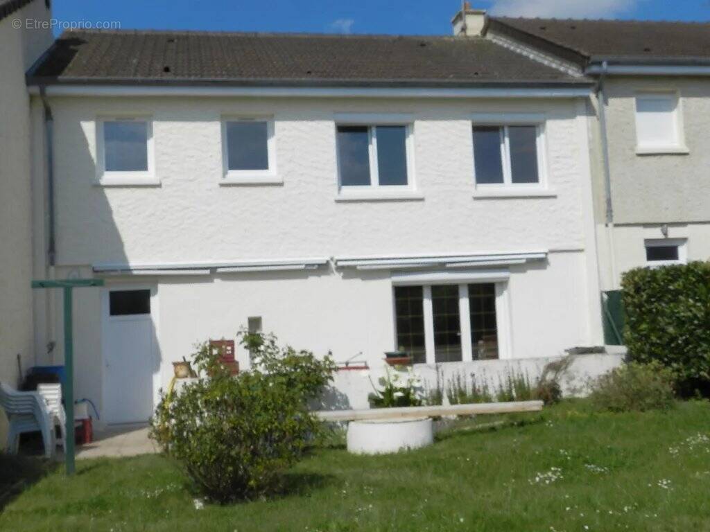 Maison à SAINT-PIERRE-SUR-DIVES