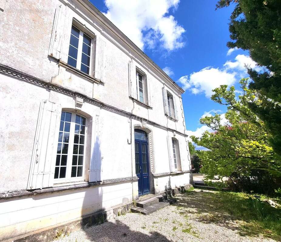 Maison à SALLES