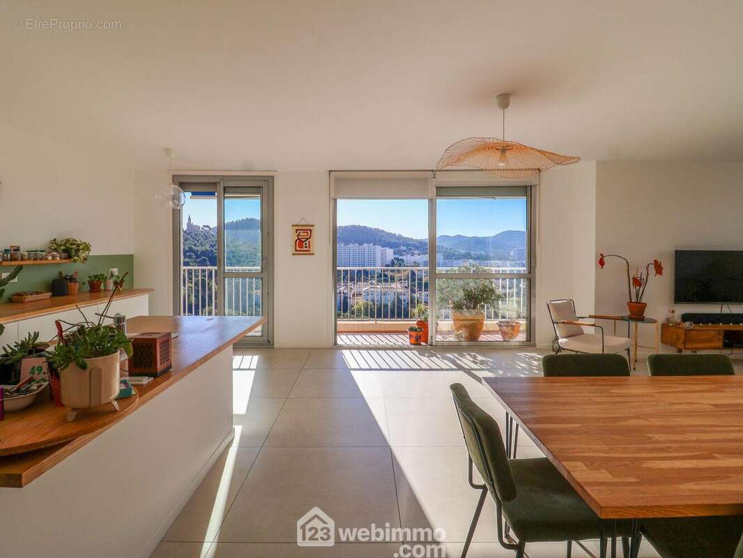 Appartement à MARSEILLE-9E