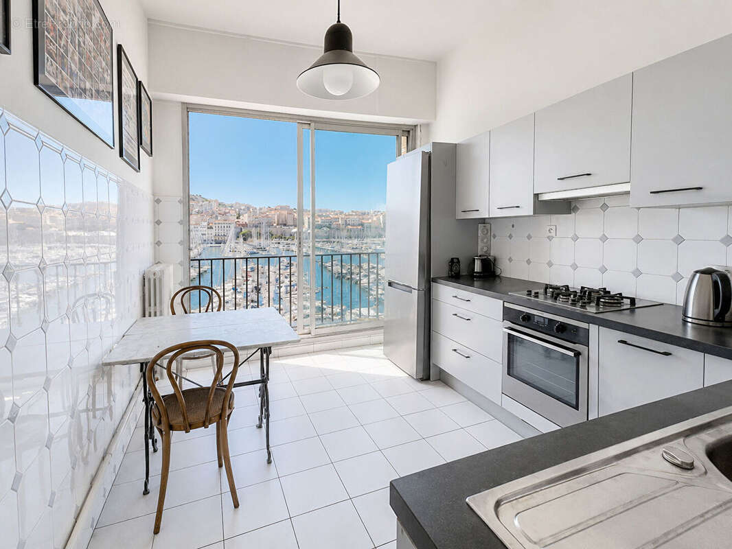Appartement à MARSEILLE-2E