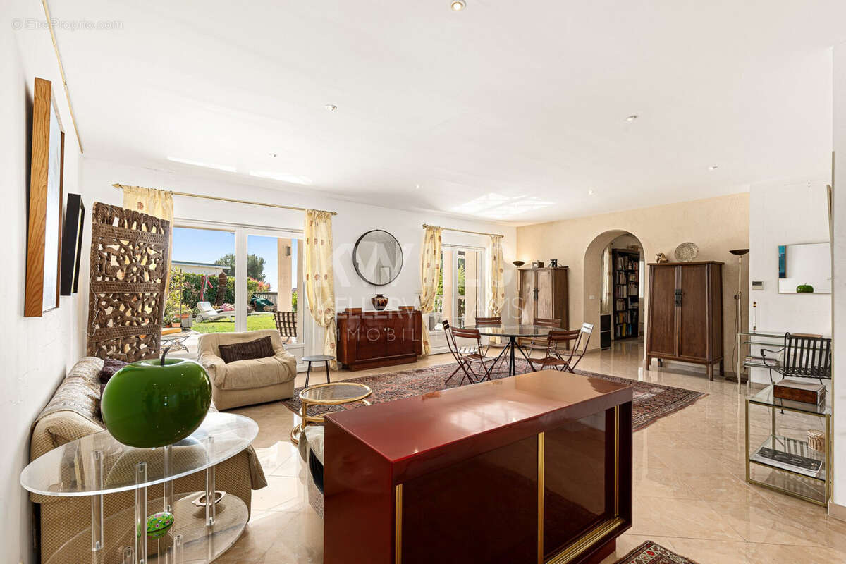 Appartement à LE CANNET