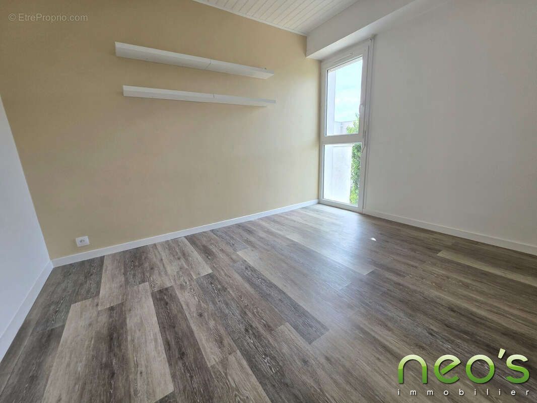 Appartement 76 m² à Cholet  - photo 3