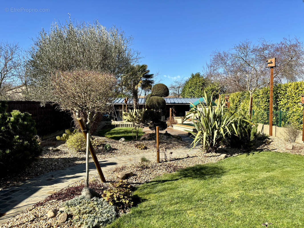 Maison à NEUVILLE-DE-POITOU