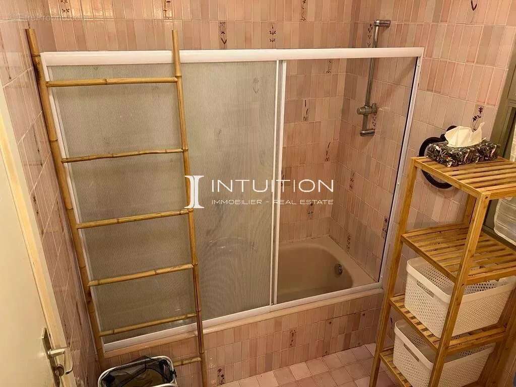 Cannes - Croix-des-Gardes : Appartement rez-de-jardin dans une résidence avec piscine d'une superficie totale de 44,06 m² - photo 7