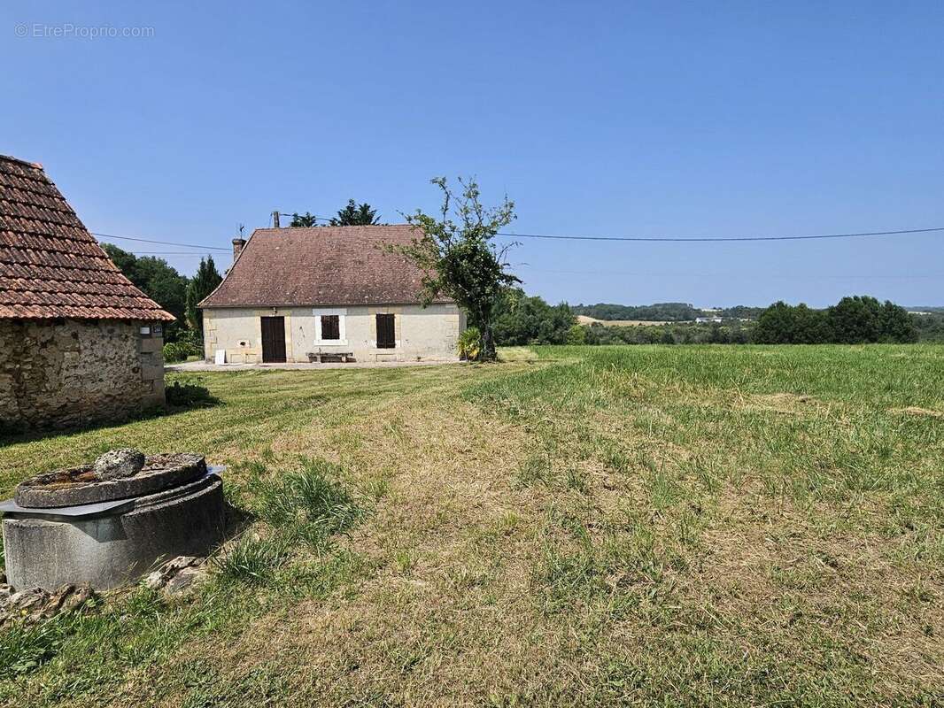 Maison à LACROPTE