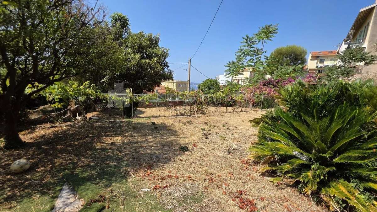 Villa de charme a renover cap d'ail centre - photo 9