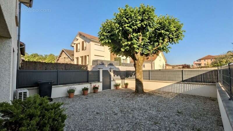 Maison à LA TOUR-DU-PIN