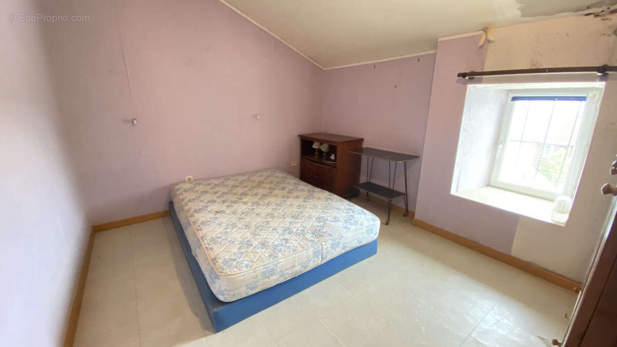 Maison à SAINT-THOMAS-DE-CONAC