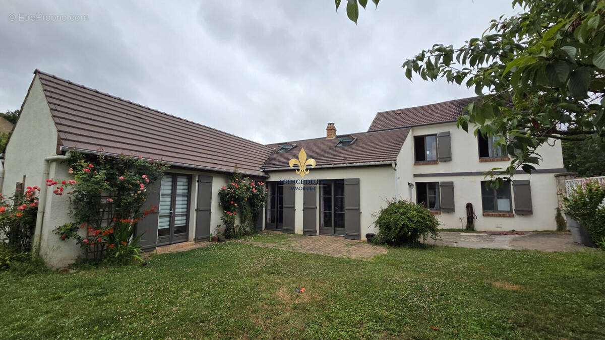 Maison à SAINT-LEU-D'ESSERENT