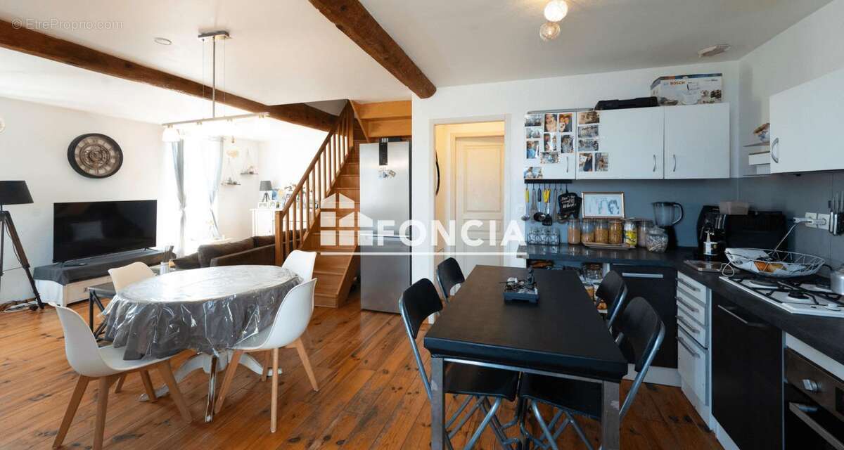 Appartement à BOURG-DE-PEAGE